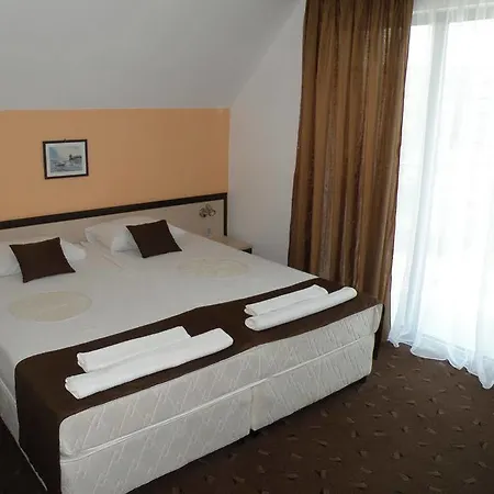 Otel Makao Family 2*